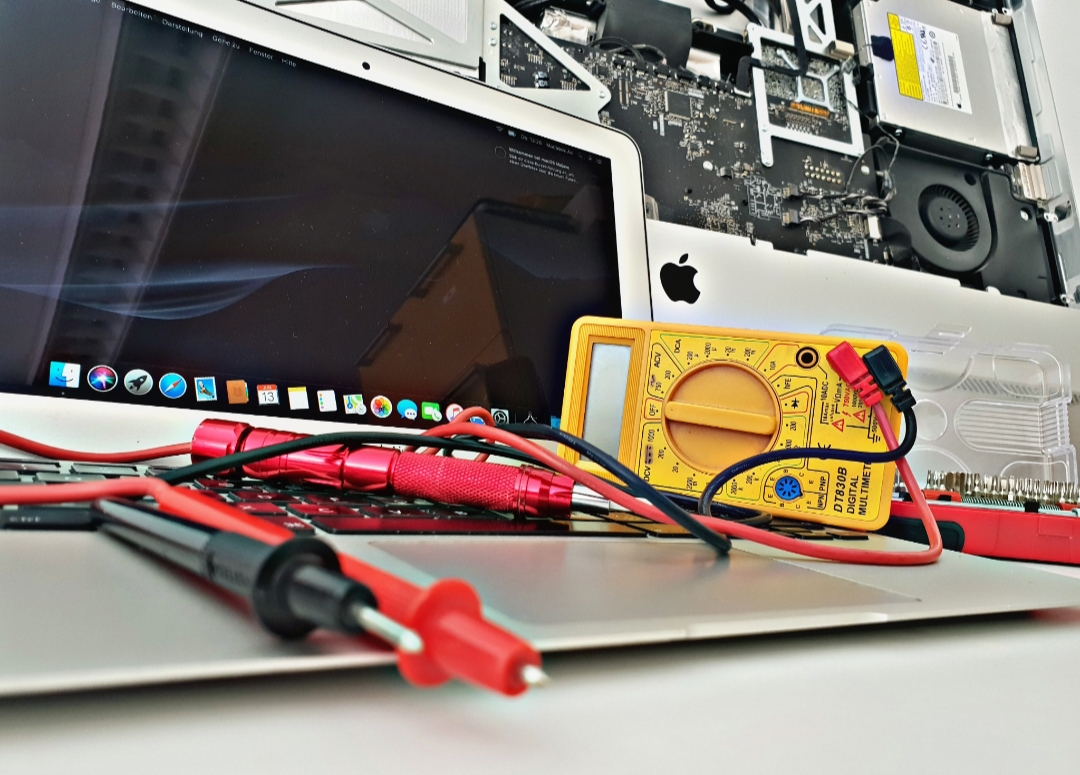 Hardware-Reparatur in der See-IT-Fachwerkstatt